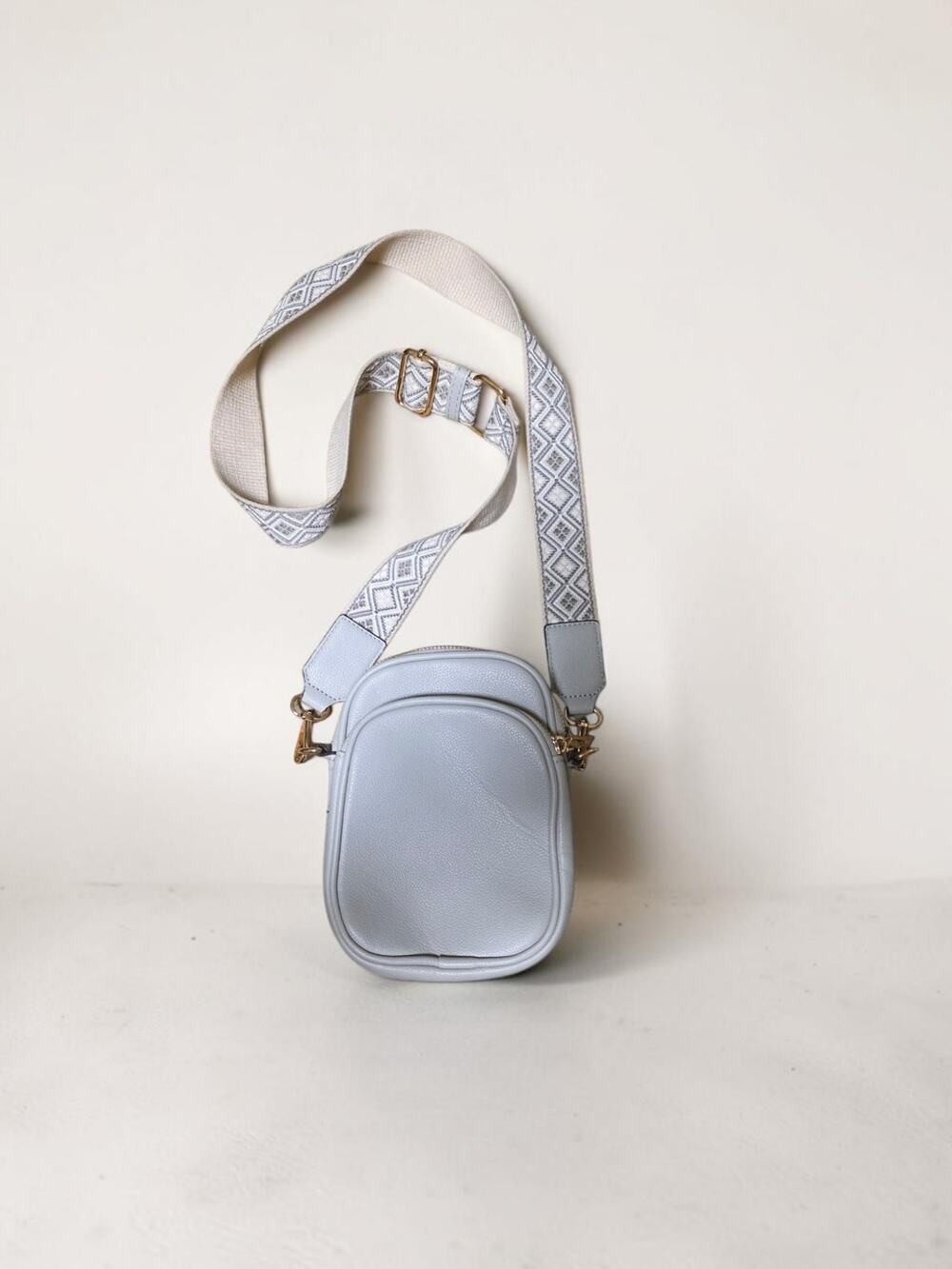Mali + Lili Anthropologie Beige Crossbody Camera Bag Woven Strap Small Purse